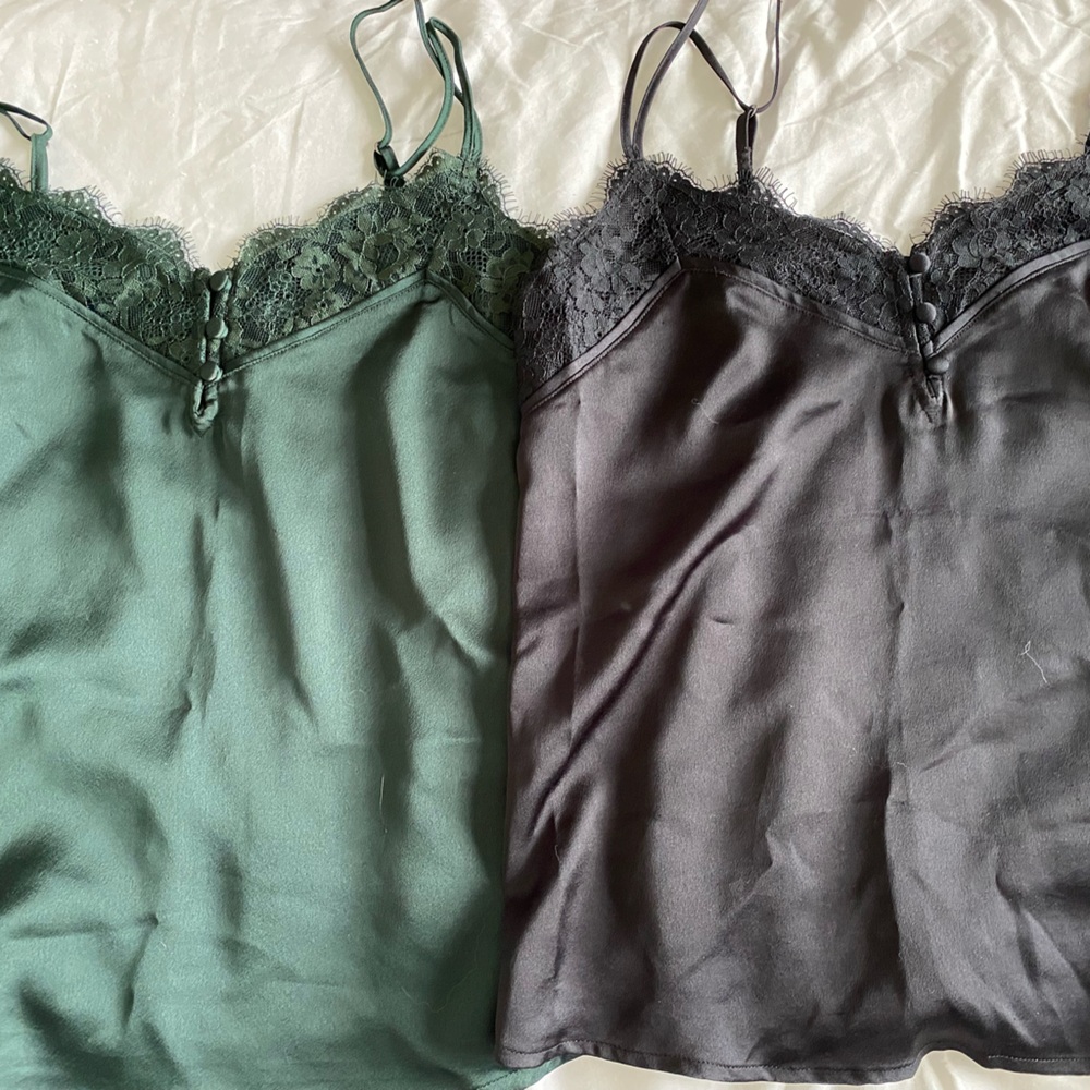 Abercombie 2 pack camisoles size xs black and green